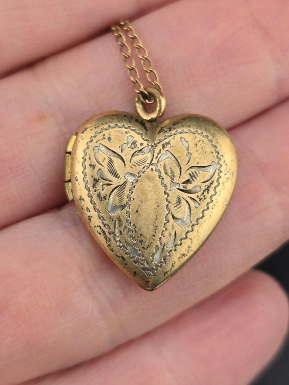 Vintage Gold-Tone Heart Locket Floral Forget me Not Necklace - Picture 1 of 6